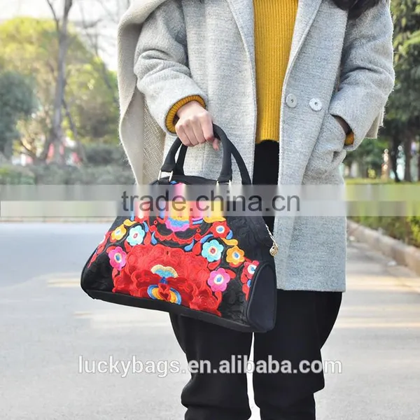 Famous Designer Handbag Canvas Women Red Shell Tote Bag With Embroidery photo-2