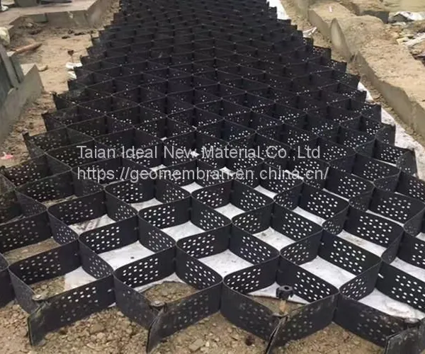 Геоклетка из HDPE для стабилизации грунта и контроля эрозии