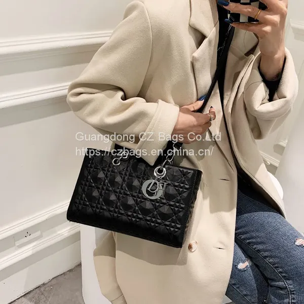Интернет-красная вышивная сумка Diana Bag Messenger для женщин, новинка 2021 года, ретро стиль, удобная и стильная