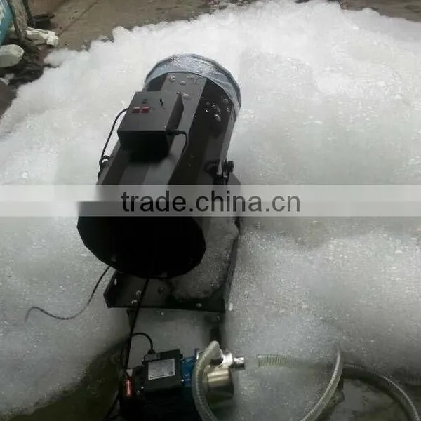 Stage Special Effect Foam Machine With Case AC110 / 220V photo-2