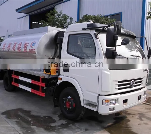 Dongfeng 6000liters Small Bitumen Distributor Truck Sale photo-2
