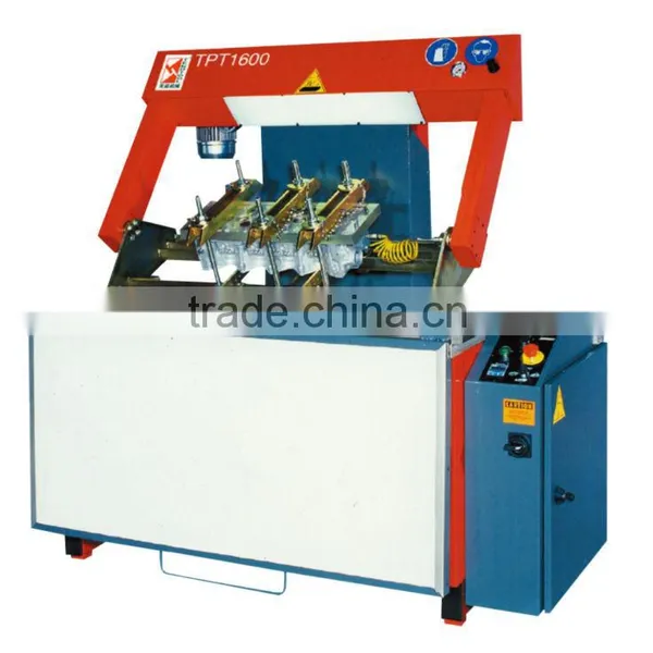 Pressure tester for cylinder