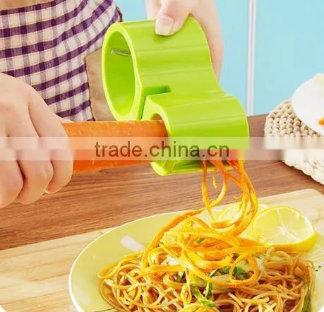 2016 New Design Plastic Rotary Cheese Grater Manual Vegetable Shredder Potato Grater Carrot Grater photo-2