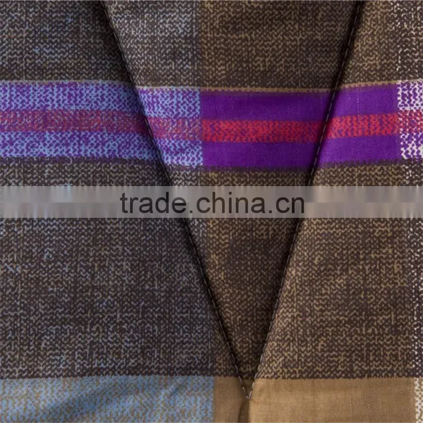 China High Quality Super Soft Modern Style Plaid Pattern Wholesale Quilt photo-3