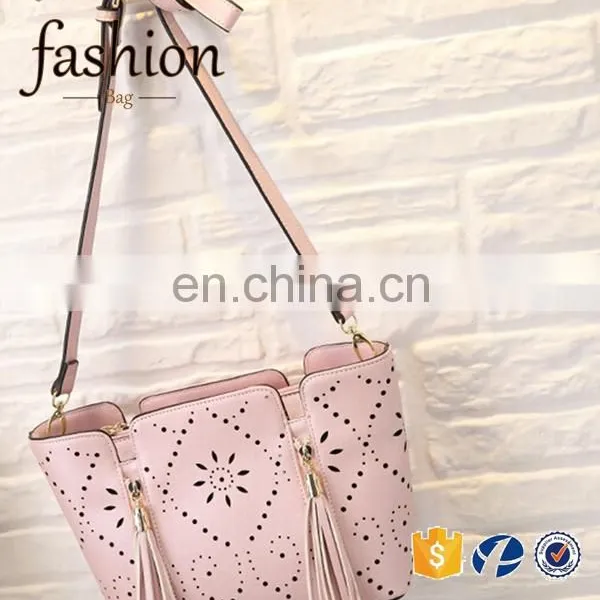 CR on Time Delivery Guaranteed Handbags Latest Model With Tassels Long Strap Shoulder Bag Beautiful Pink Color Hollow Bag photo-3
