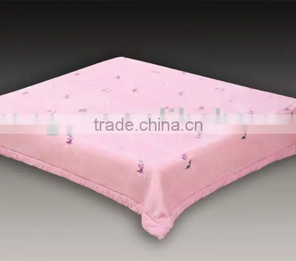 100% Polyester Embroidered Blanket