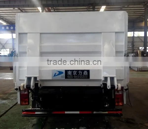 Export to MALDIVES Small Cargo Truck With Hydraulic Tail Lifting photo-5