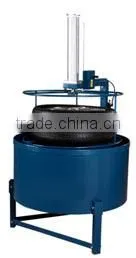 Efficient, safe and convenient car tire test tank