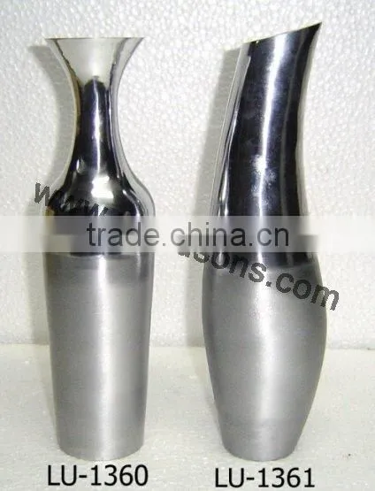 Vintage Christmas Metal Flower Vases/ Flower Vase for Garden photo-5