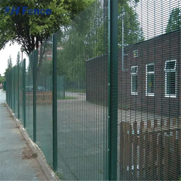 Commercial Galvanized Steel Welded Curved 3D Wire Mesh 358 Fence photo-2