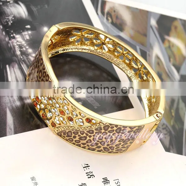 Stament Leopard Golden Crystal Enamel Bangle for Women photo-4