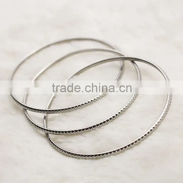 European American Textured Stainless Steel 3pcs Thin Silver Bangle Bracelet photo-4