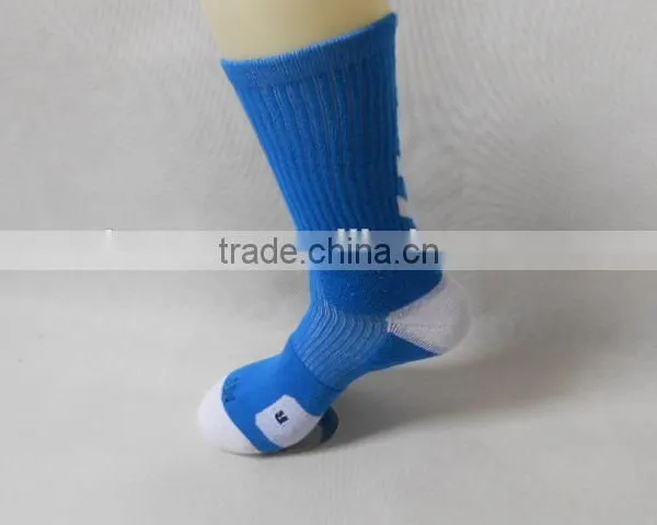 Wholesale Cotton Custom Elite Sport Socks in High Quality photo-2