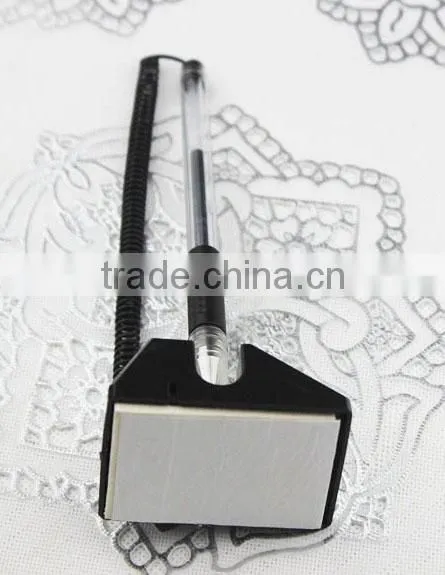 Desktop Black Gel Pen With Telephone String photo-3