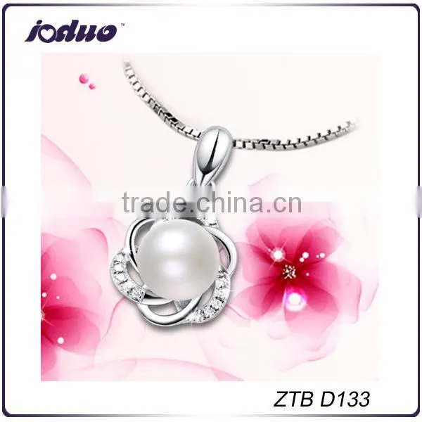 Simple Design Elegant Pearl Necklace Pendant