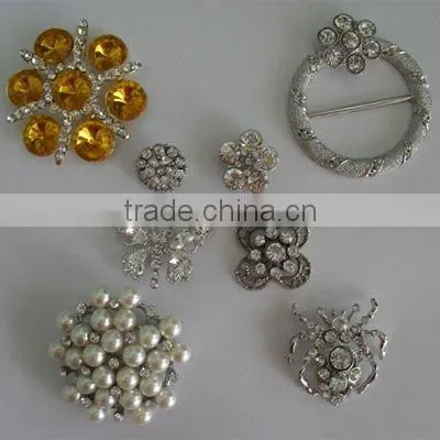 Metal garment decoration