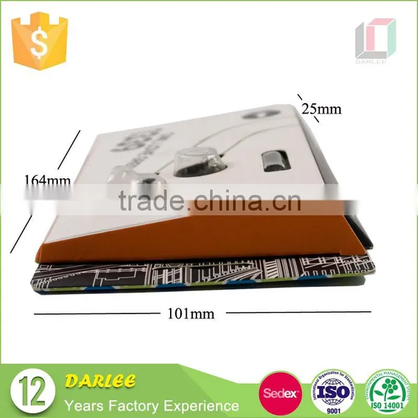 Spot uv Embossed Magnetic Closure Recyclable Free Sample Iphone Earphone Packaging Box photo-5