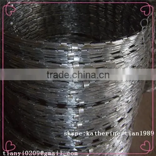 CBT 65 Razor Wire Factory Hot Dipped Galvanzied Razor Wire Fencing Military Concertina Wire photo-5