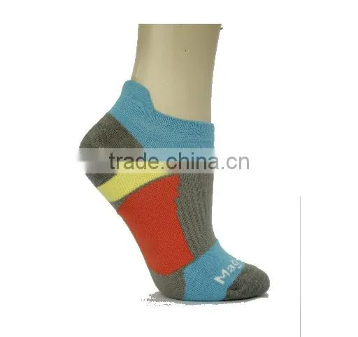 Bamboo Charcoal Yarn Under-knee Sports Ankle Socks photo-6