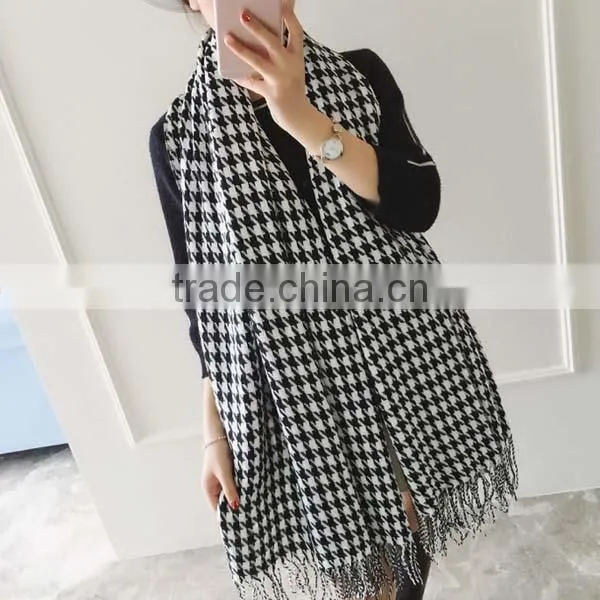 Hot Sale 2017 New Year Spring Women Scarf Back and White Grid Fake Woolen UK Wind Lady Muffler photo-3