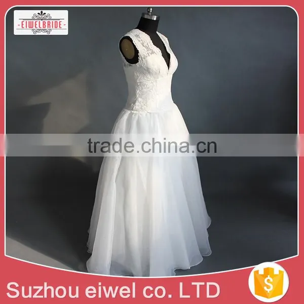 Applique Lace Deep V Neck Wedding Dress photo-3