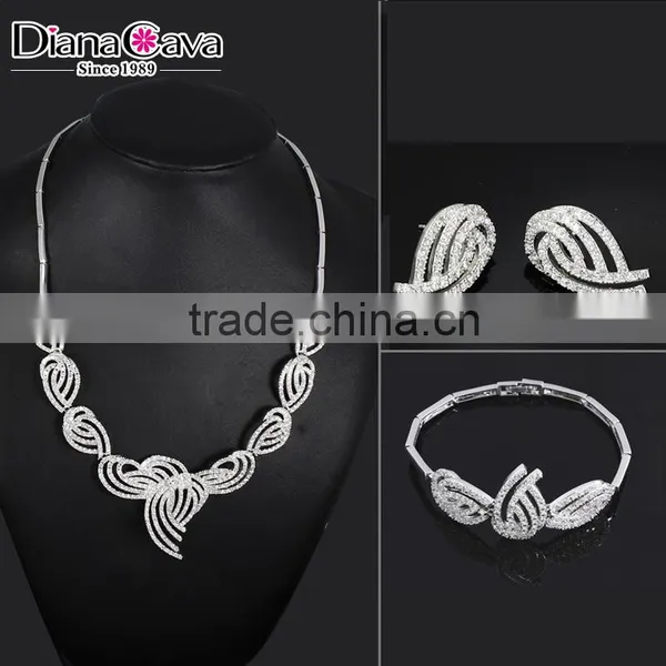 Free $500 Coupon Unique Cubic Zirconia Crystal Jewelry Set in Latest Design