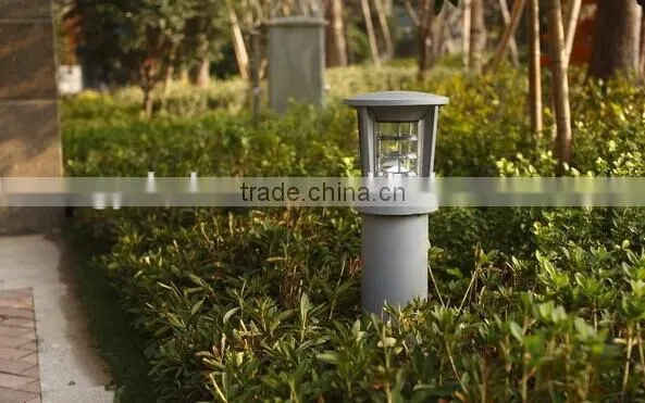 Lawn lamp with holder Aluminum die-casting housing PC diffuser LED garden bollard light for grass