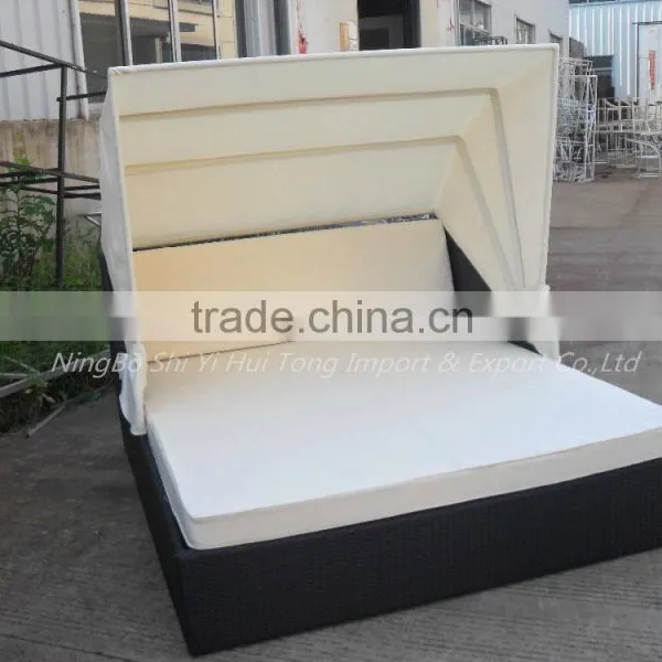 Comfortable With High Quality Cushion Outdoor Rattan Bed photo-2
