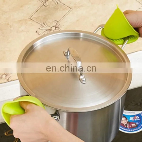 Wholesale Cheap Rubber Household Cooking Heat Resistant Mitts Microwave Kitchen Silicone Oven Gloves photo-3