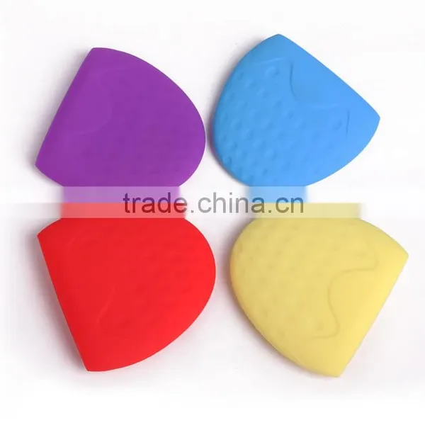 Unique Silicone Toothbrush Cover Use as Water Cup photo-2