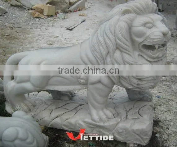 Lion Statues photo-1