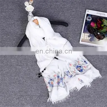 2017 New Spring Flowers Two Cotton Scarf Silk Wholesale Dual-use Sunscreen Amazing Beach photo-4