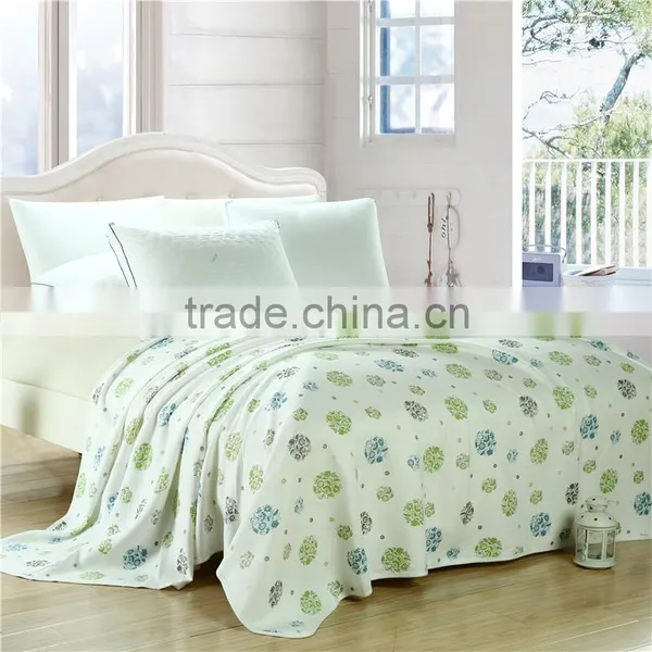 Floral Style White Color Knitted Cotton Blanket