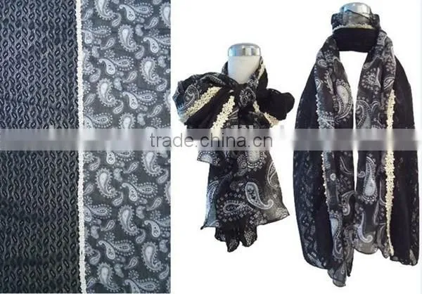 81310138 White and Black Figure Gauze Scarf With Lace