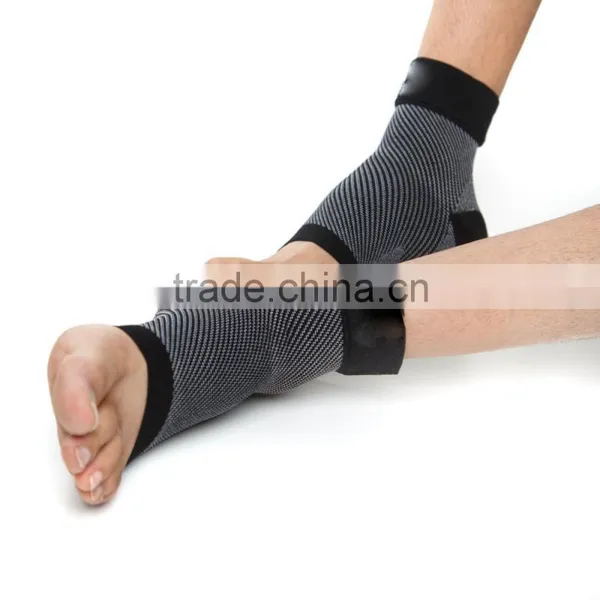 Plantar Fasciitis Compression Foot Sleeves Pain Relief in Heels & Arches photo-5
