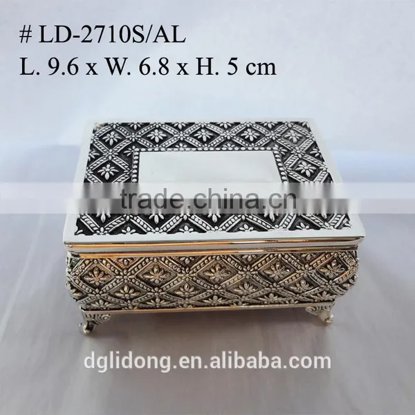 Zinc Alloy Rect.Shape Jewellery Box With Four Legs in Antique Finished