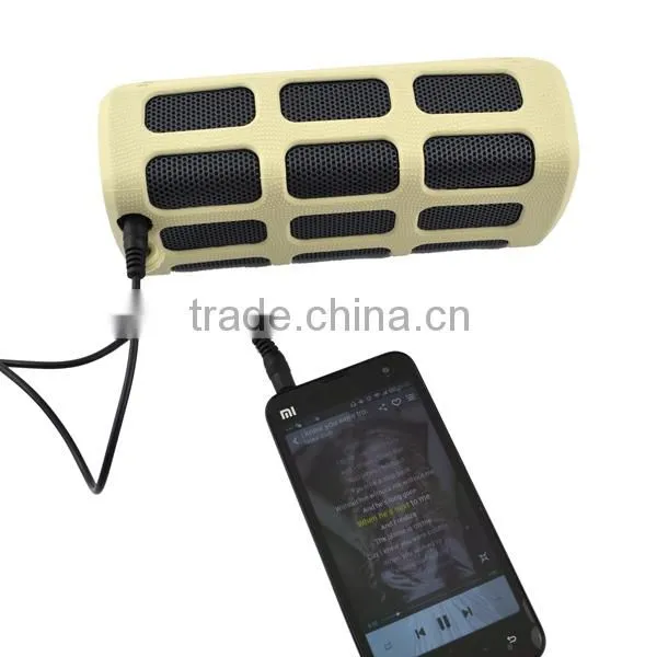 RS7720 Portable Outdoor Weatherproof Dustproof Handsfree Wireless Speaker Best Selling Power Bank With Bluetooth Speaker photo-5