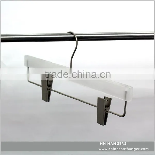 The White Plastic Bottom Hanger With 6*2cm Flat Metal Clips photo-2