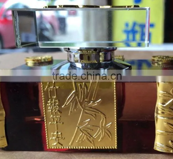 Crystal-like Glass Perfume Bottle photo-2
