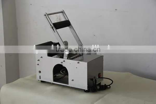 Semi Automatic Self Adhesive Round Bottle Labeling Machine photo-3