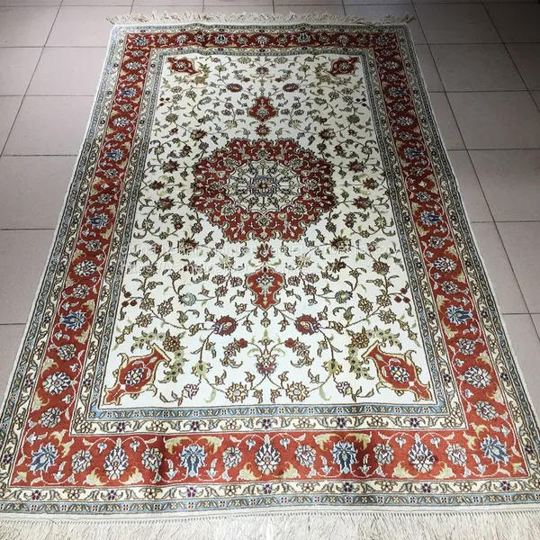 Yamei Lagend Classic Persian Design Handmade Silk Persian Rug and Tapestry for Sale photo-2