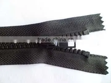 5# Plastic Derlin Zipper Fastener Close End Zipper Plastic Bottom Stop With Painted Auto-lock Slider Coate Zipper photo-3