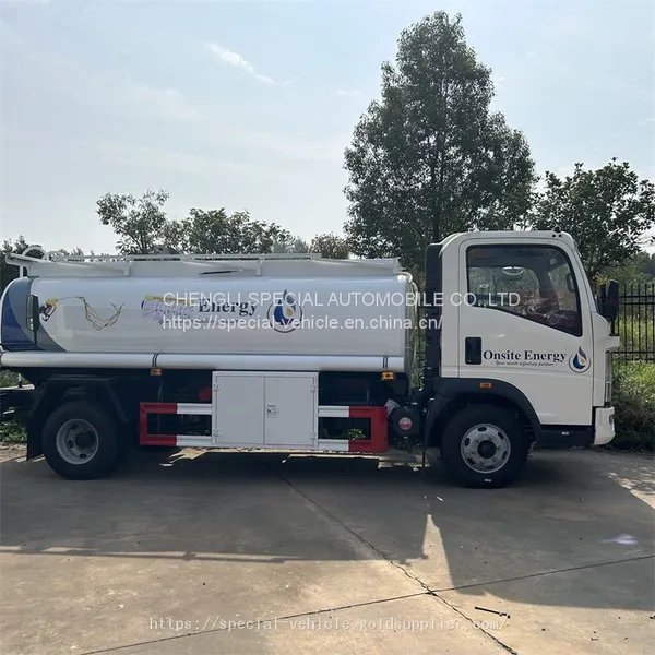 Export Quality Oil Truck Low Operating Costs Emergency Response Vehicle photo-5