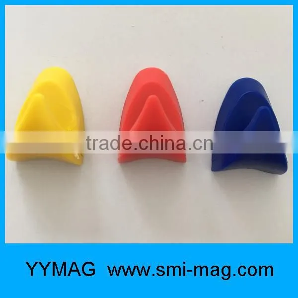 2016 Hot Sale Triangle Hanging Hook Magnet
