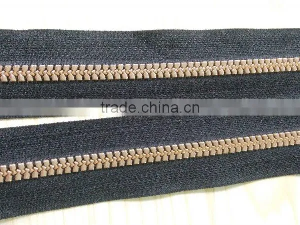 Big Teeth Plastic Zipper photo-6