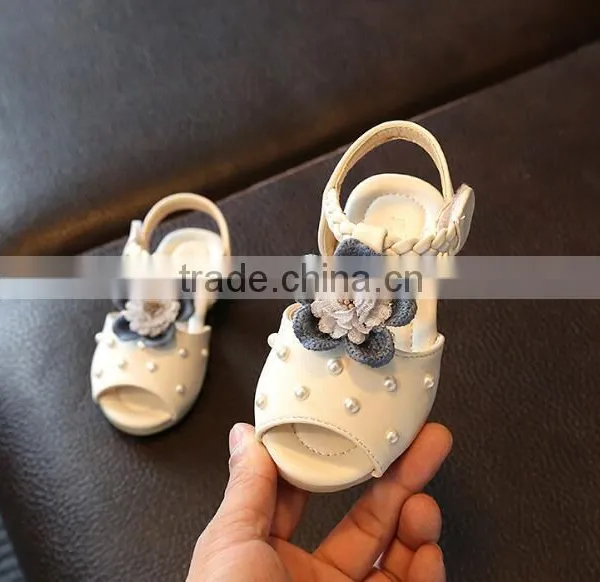 Zm35472a Fashion Kids Shoes New Designs Baby Girl Flower Flat Sandals photo-3