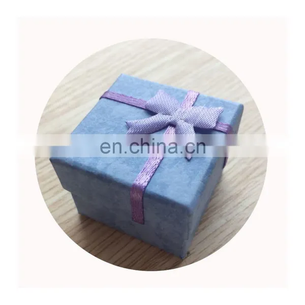 Light Purple Ring Box Earrings Gift Box in Stock photo-2