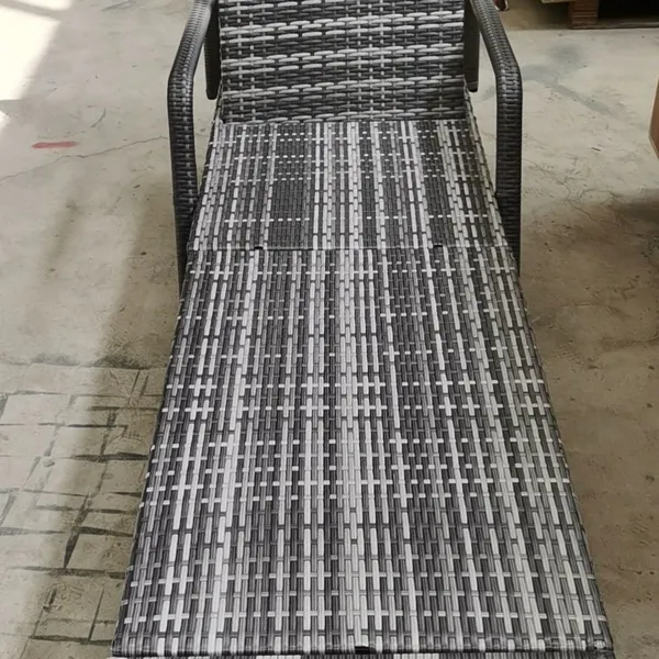 Modern Rattan Sun Lounger Swimming Poolside PE Rattan Lounger Chair With Waterproof Cushion photo-4