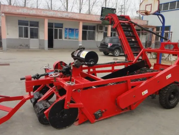 Hot Selling Shallot Harvesting Machine in Indonesia photo-6