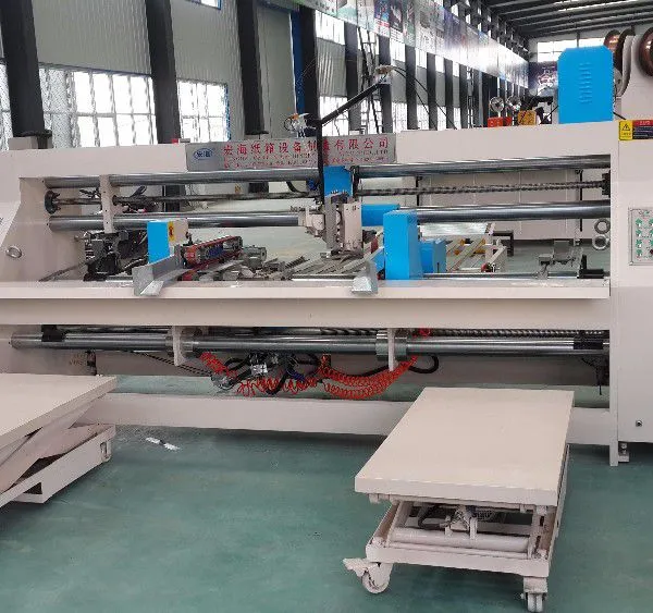 Manual Servo Model Double Head Box Stitching Machine photo-2